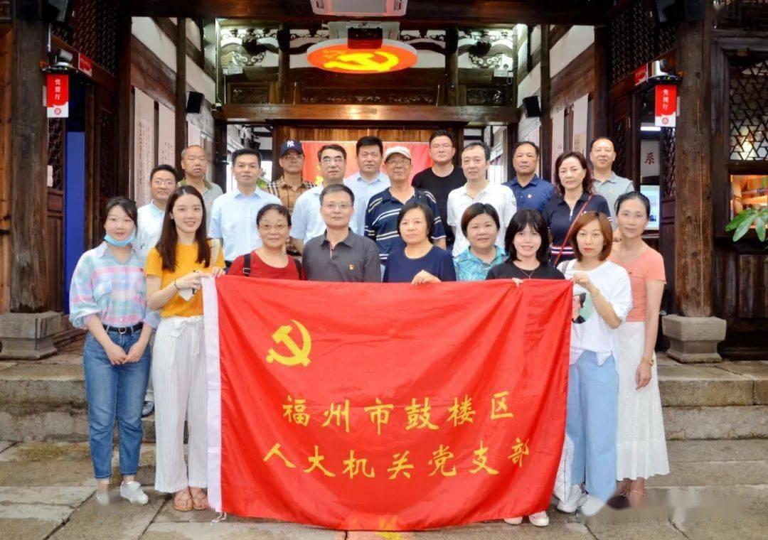 逃出漂亮花谷