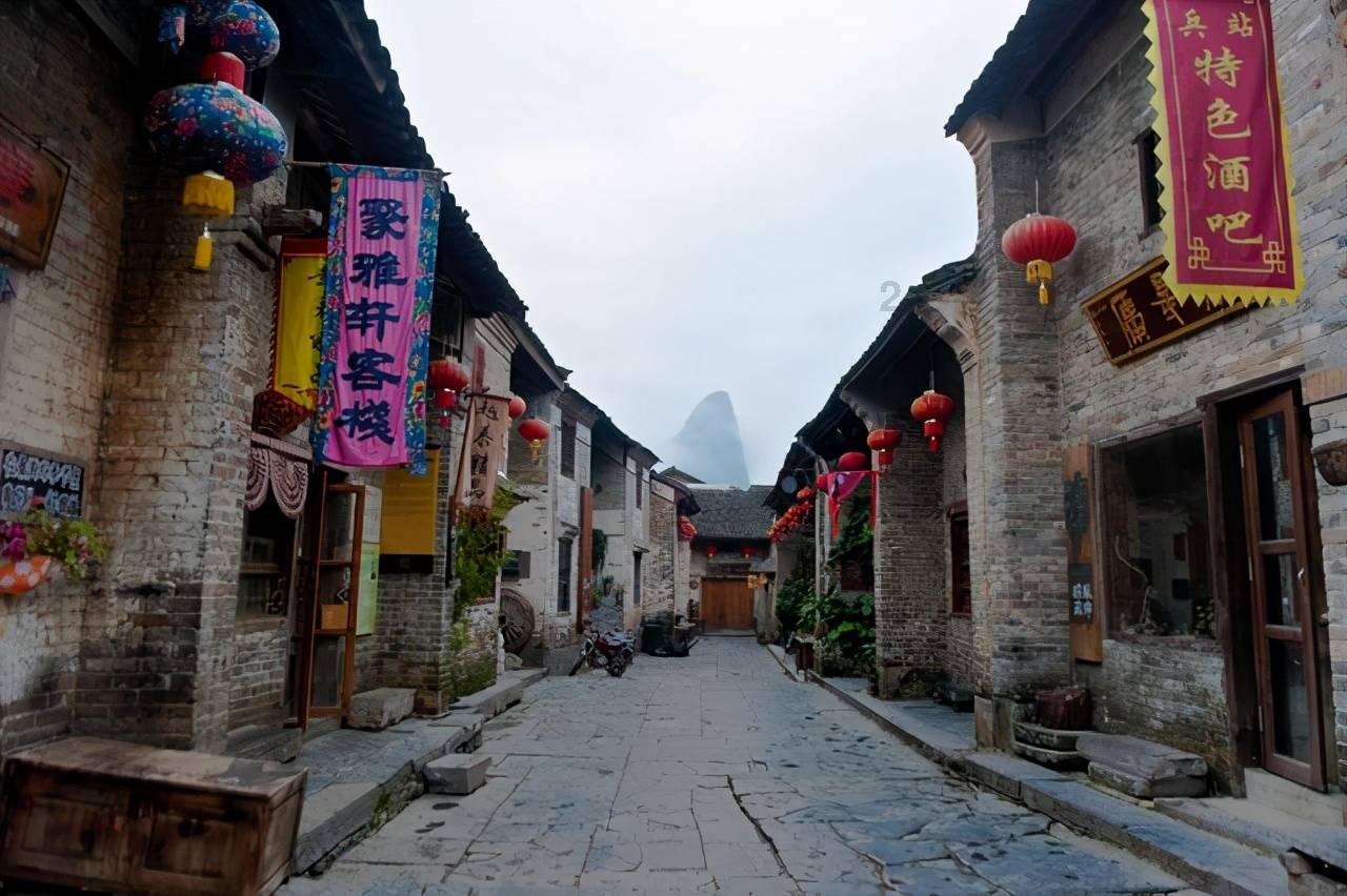 开设作业辅导、音乐、手工课等公益课程，武汉江夏藏龙社区公益托